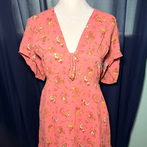 Reformation Dresses & Skirts - NWOT Reformation Mya V-Neck Floral Dress In Pink Size 12